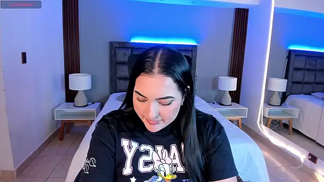 sofiacaramel online show from December 2025 04:08:02 PM