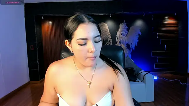 sofiacaramel online show from December 2025 11:49:02 AM