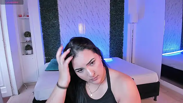 sofiacaramel online show from November 2025 03:34:01 PM