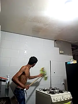 Snapshot of Bruno_Hallss chatting on December 2025 08:21:01 PM Bruno Hallss online show from December 2025 08:21:01 PM