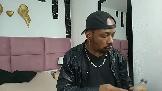 muller asher online show from October 2025 04:35:01 AM