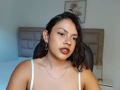 Mariannexoxx online show from December 2025 07:38:01 PM