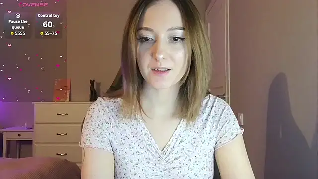 white liillyy online show from April 2026 09:17:01 PM