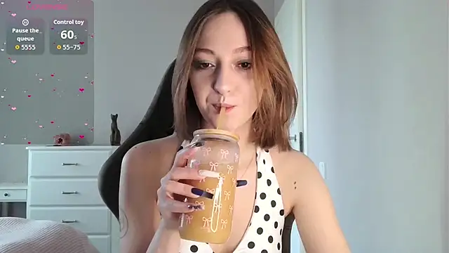 white liillyy online show from June 2026 12:03:03 PM