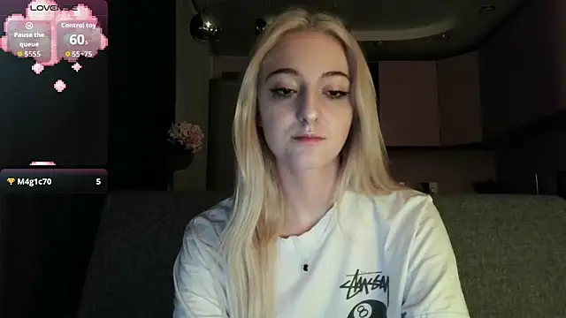 Snapshot of white_liillyy chatting on September 2025 10:34:01 PM white liillyy online show from September 2025 10:34:01 PM