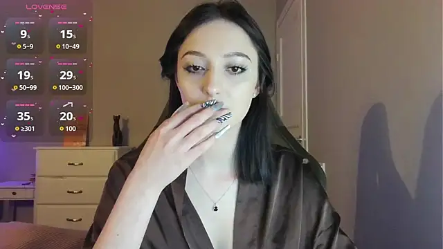 Snapshot of white_liillyy chatting on April 2026 09:08:01 PM white liillyy online show from April 2026 09:08:01 PM
