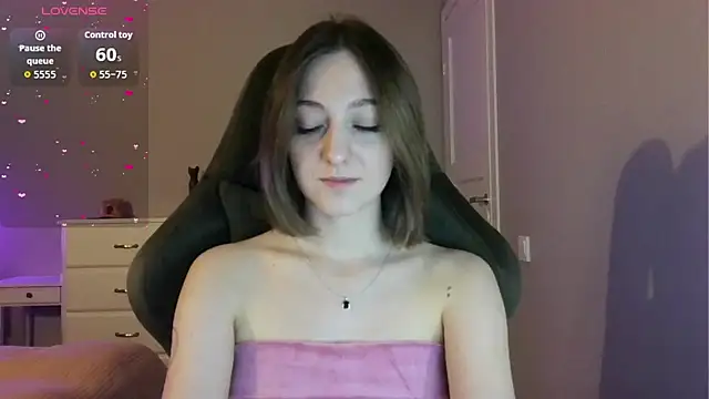 white liillyy online show from June 2026 09:05:01 PM