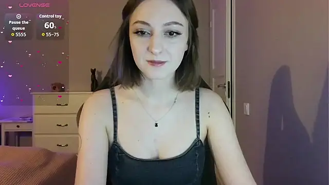 Snapshot of white_liillyy chatting on May 2026 09:37:02 PM white liillyy online show from May 2026 09:37:02 PM