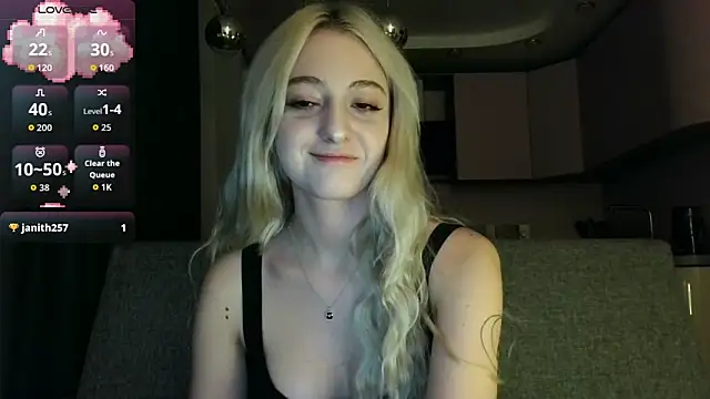 Snapshot of white_liillyy chatting on October 2025 06:53:02 PM white liillyy online show from October 2025 06:53:02 PM
