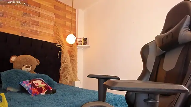 Snapshot of Emily_brown04 chatting on December 2025 12:18:02 PM Emily brown04 online show from December 2025 12:18:02 PM