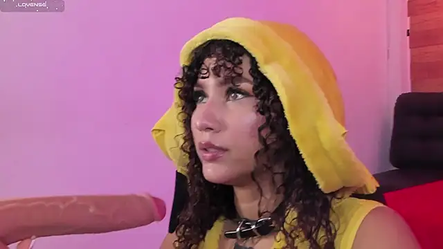 Snapshot of Emily_brown04 chatting on January 2026 12:56:01 PM Emily brown04 online show from January 2026 12:56:01 PM