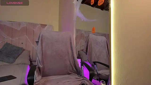 Mia mtnz02 online show from October 2025 01:04:01 AM