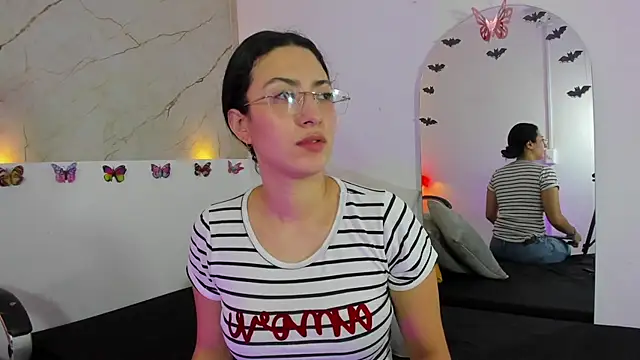 victoria flores1 online show from November 2025 05:39:02 PM