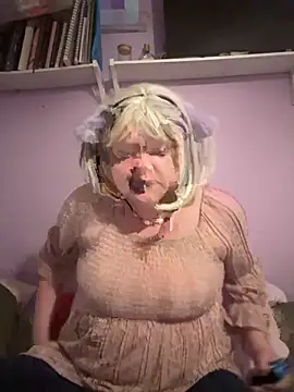 KadiSparkle online show from November 2025 01:12:01 AM