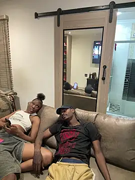 Snapshot of AllDayBbC chatting on September 2025 04:44:01 PM AllDayBbC online show from September 2025 04:44:01 PM