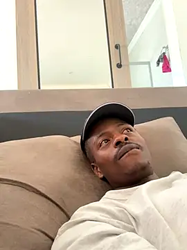 Snapshot of AllDayBbC chatting on November 2025 12:26:01 PM AllDayBbC online show from November 2025 12:26:01 PM