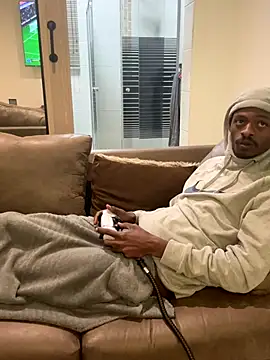 Snapshot of AllDayBbC chatting on October 2025 11:14:01 PM AllDayBbC online show from October 2025 11:14:01 PM