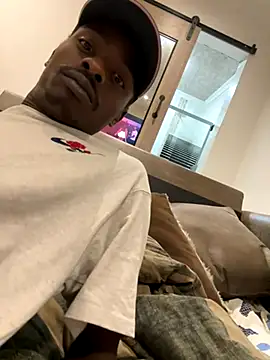 Snapshot of AllDayBbC chatting on November 2025 09:13:02 PM AllDayBbC online show from November 2025 09:13:02 PM