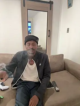 Snapshot of AllDayBbC chatting on November 2025 12:31:02 PM AllDayBbC online show from November 2025 12:31:02 PM