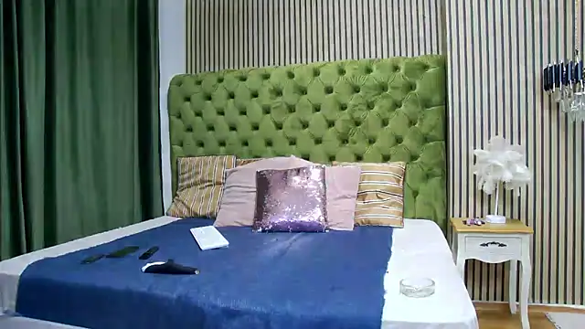 Snapshot of LunaHart chatting on December 2025 03:46:02 PM LunaHart online show from December 2025 03:46:02 PM