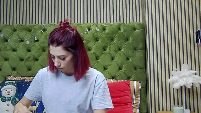 Snapshot of LunaHart chatting on December 2025 03:36:02 PM LunaHart online show from December 2025 03:36:02 PM