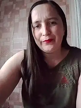 Snapshot of EvelinCutex chatting on June 2026 10:37:01 AM EvelinCutex online show from June 2026 10:37:01 AM