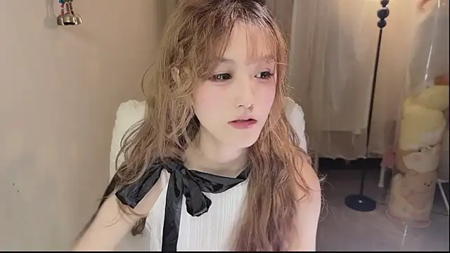 Snapshot of FuFu-puff chatting on November 2025 01:16:02 PM FuFu-puff online show from November 2025 01:16:02 PM