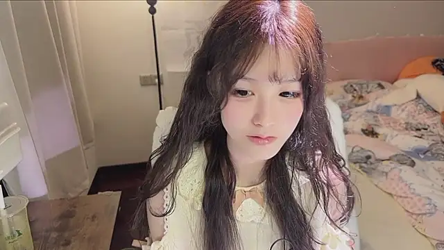 Snapshot of FuFu-puff chatting on November 2025 09:47:01 PM FuFu-puff online show from November 2025 09:47:01 PM