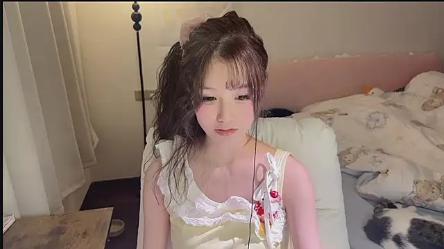 Snapshot of FuFu-puff chatting on November 2025 02:17:02 PM FuFu-puff online show from November 2025 02:17:02 PM