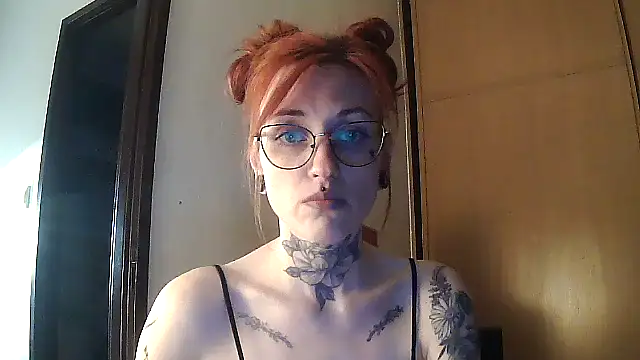 Snapshot of Zelesuida chatting on September 2025 03:05:01 AM Zelesuida online show from September 2025 03:05:01 AM
