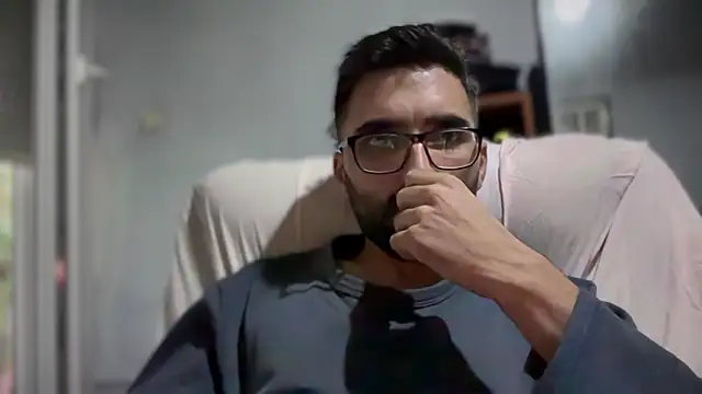 Snapshot of Alicante34 chatting on November 2025 11:37:02 AM Alicante34 online show from November 2025 11:37:02 AM