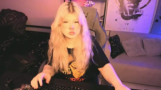 Snapshot of LilithNelson chatting on October 2025 05:46:01 PM LilithNelson online show from October 2025 05:46:01 PM