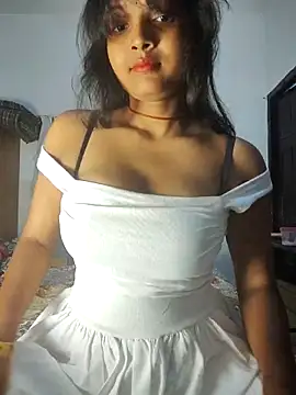 RAYI Queen 2 online show from October 2025 01:13:02 PM