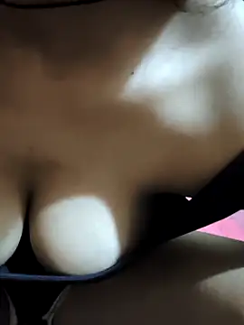 RAYI Queen 2 online show from March 2026 01:02:01 PM