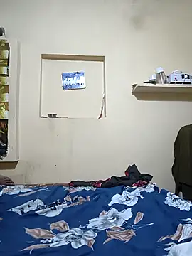 RAYI Queen 2 online show from March 2026 10:40:01 PM