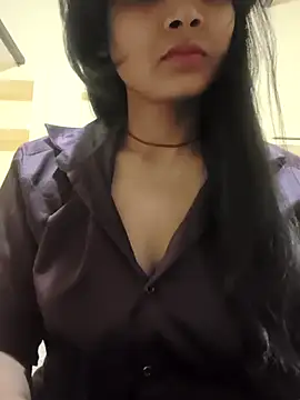 RAYI Queen 2 online show from November 2025 07:19:01 PM