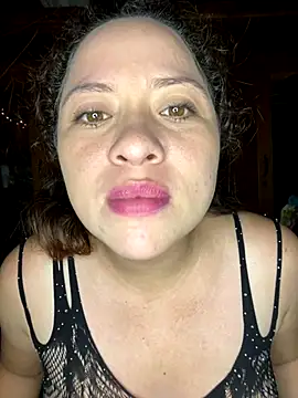 Snapshot of sabrossa chatting on December 2025 03:54:01 AM sabrossa online show from December 2025 03:54:01 AM