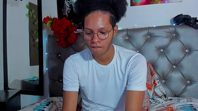 Snapshot of DEAMOL chatting on March 2026 01:18:01 PM DEAMOL online show from March 2026 01:18:01 PM