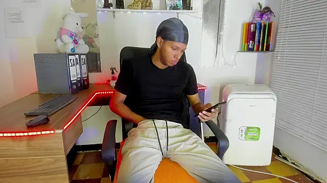 Snapshot of DEAMOL chatting on February 2026 01:07:02 PM DEAMOL online show from February 2026 01:07:02 PM