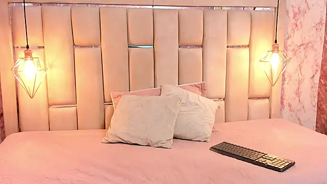 Snapshot of WILD_FIREE_ chatting on October 2025 08:10:02 PM WILD FIREE  online show from October 2025 08:10:02 PM