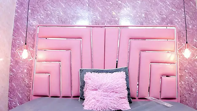 WILD FIREE  online show from November 2025 07:02:02 PM