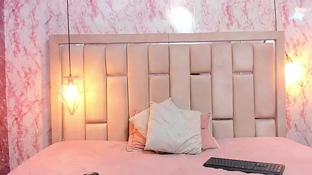 Snapshot of WILD_FIREE_ chatting on October 2025 07:33:02 PM WILD FIREE  online show from October 2025 07:33:02 PM