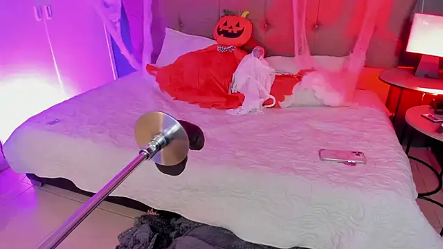 Karol Pagee online show from October 2025 04:00:02 AM