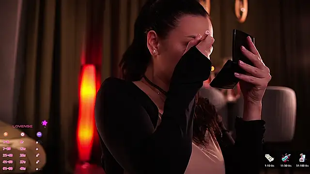 Snapshot of MaryHols chatting on December 2025 05:12:01 PM MaryHols online show from December 2025 05:12:01 PM