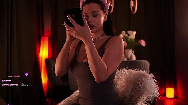 MaryHols online show from March 2026 05:06:01 PM