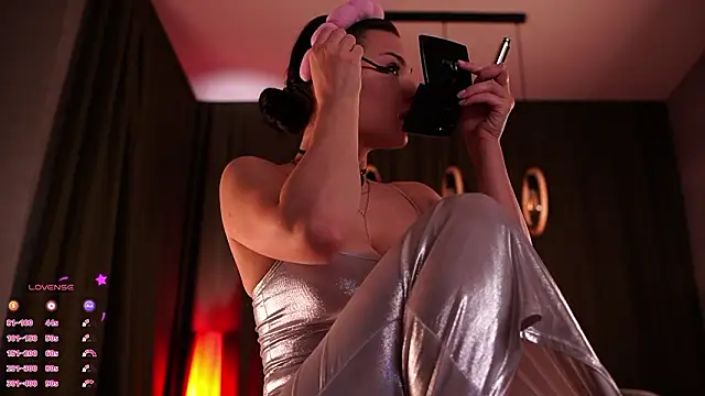 MaryHols online show from February 2026 05:48:02 PM