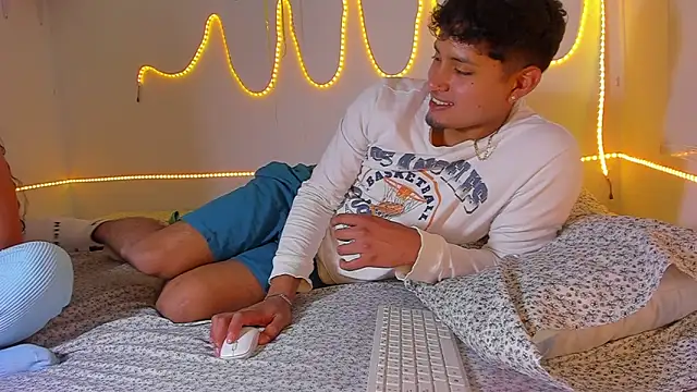 Snapshot of Dulce_TentacionLatina chatting on October 2025 10:00:02 PM Dulce TentacionLatina online show from October 2025 10:00:02 PM