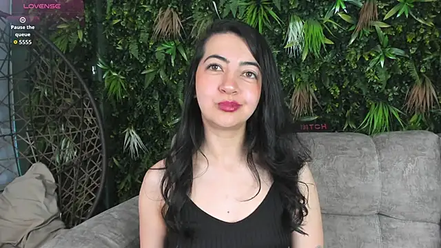 Saya Amaretto1 online show from September 2025 07:24:02 PM