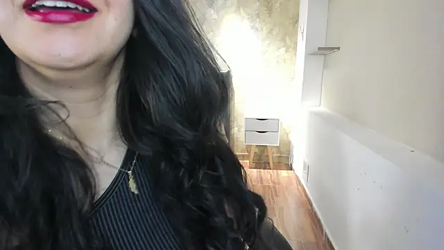 Saya Amaretto1 online show from October 2025 07:04:02 PM