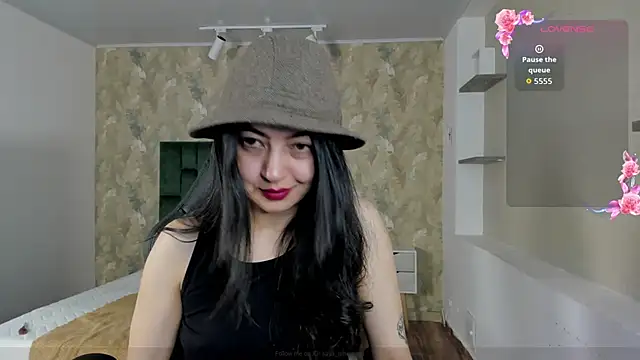 Saya Amaretto1 online show from December 2025 07:45:01 PM